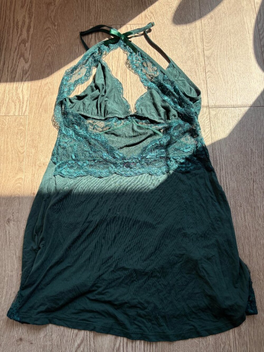 LACE LONG GREEN TOP - Picture 2 of 2